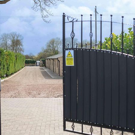 Aintree Cottage ไซเร็นเซสเตอร์ ภายนอก รูปภาพ