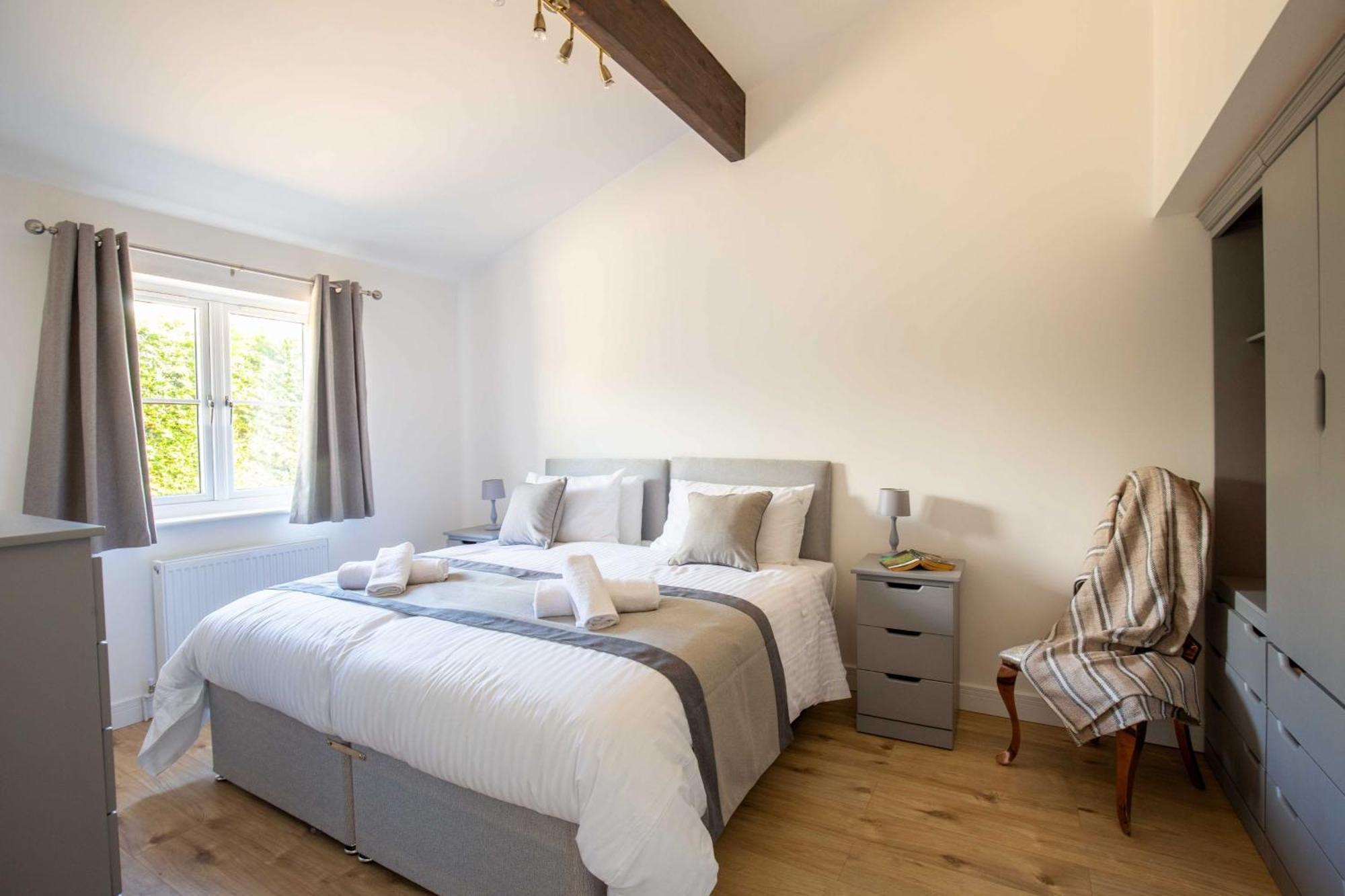 Aintree Cottage ไซเร็นเซสเตอร์ ภายนอก รูปภาพ