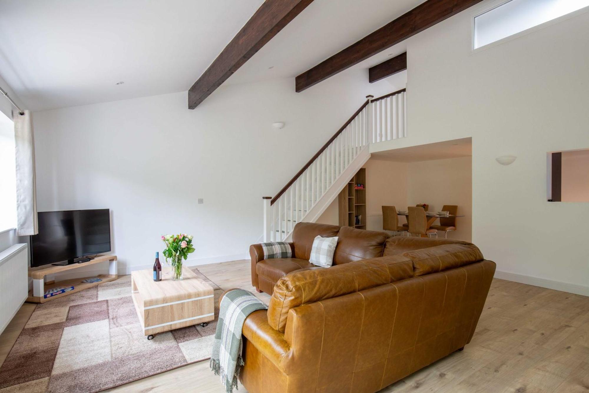Aintree Cottage ไซเร็นเซสเตอร์ ภายนอก รูปภาพ