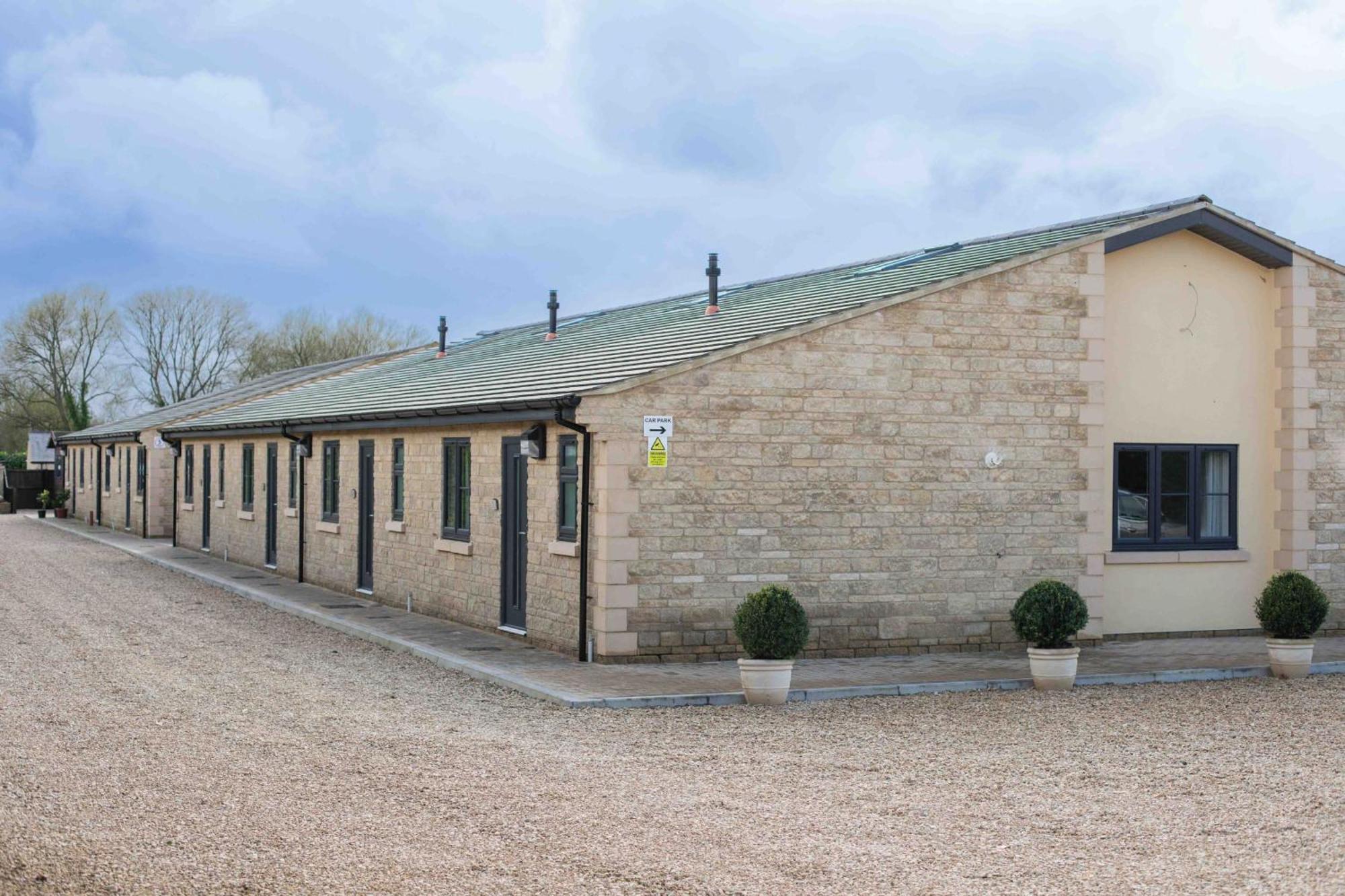 Aintree Cottage ไซเร็นเซสเตอร์ ภายนอก รูปภาพ