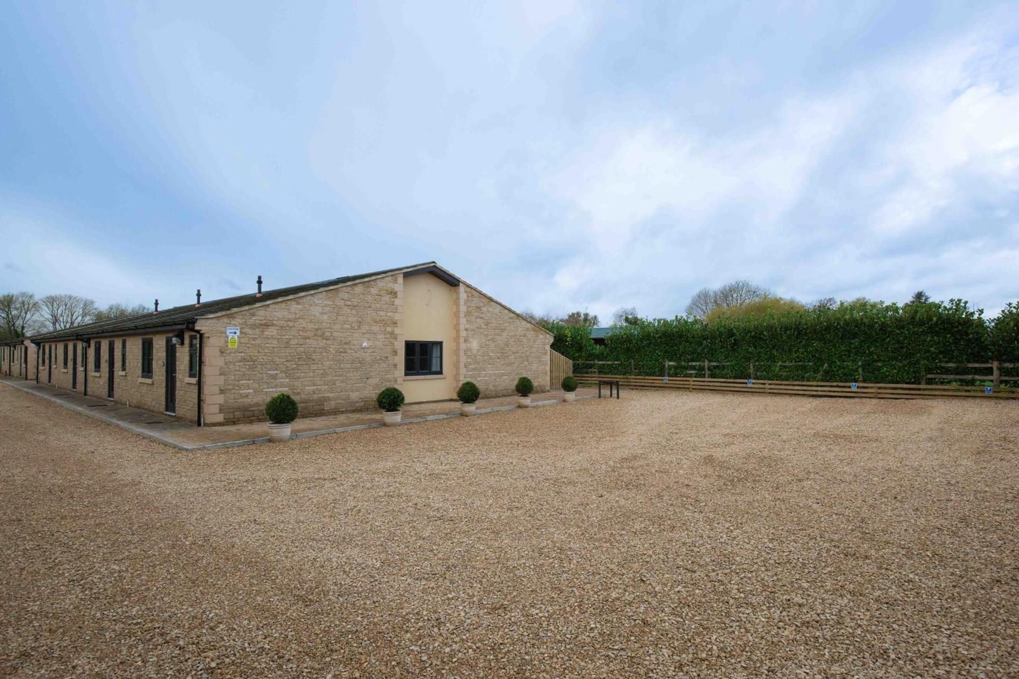 Aintree Cottage ไซเร็นเซสเตอร์ ภายนอก รูปภาพ